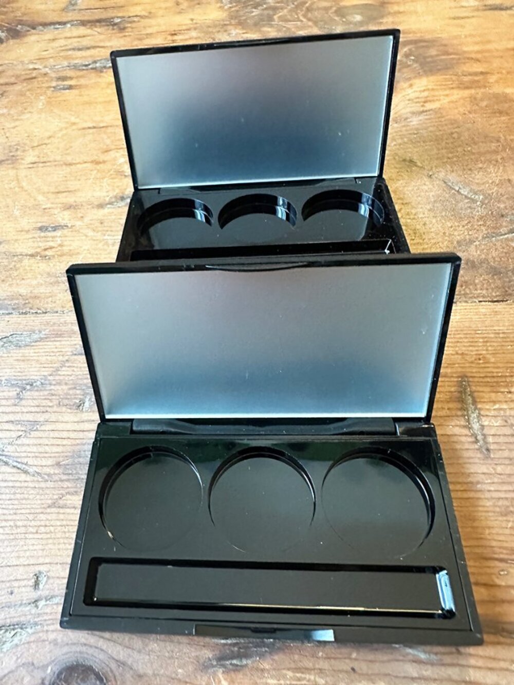 Eyeshadow Empty Palettes Set of 2 with 3 Holders/Ea NEW - Picture 2 of 7